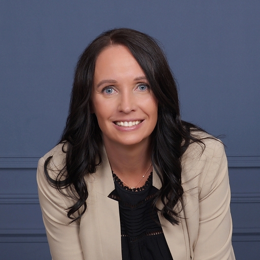 A headshot of Amanda Menin.